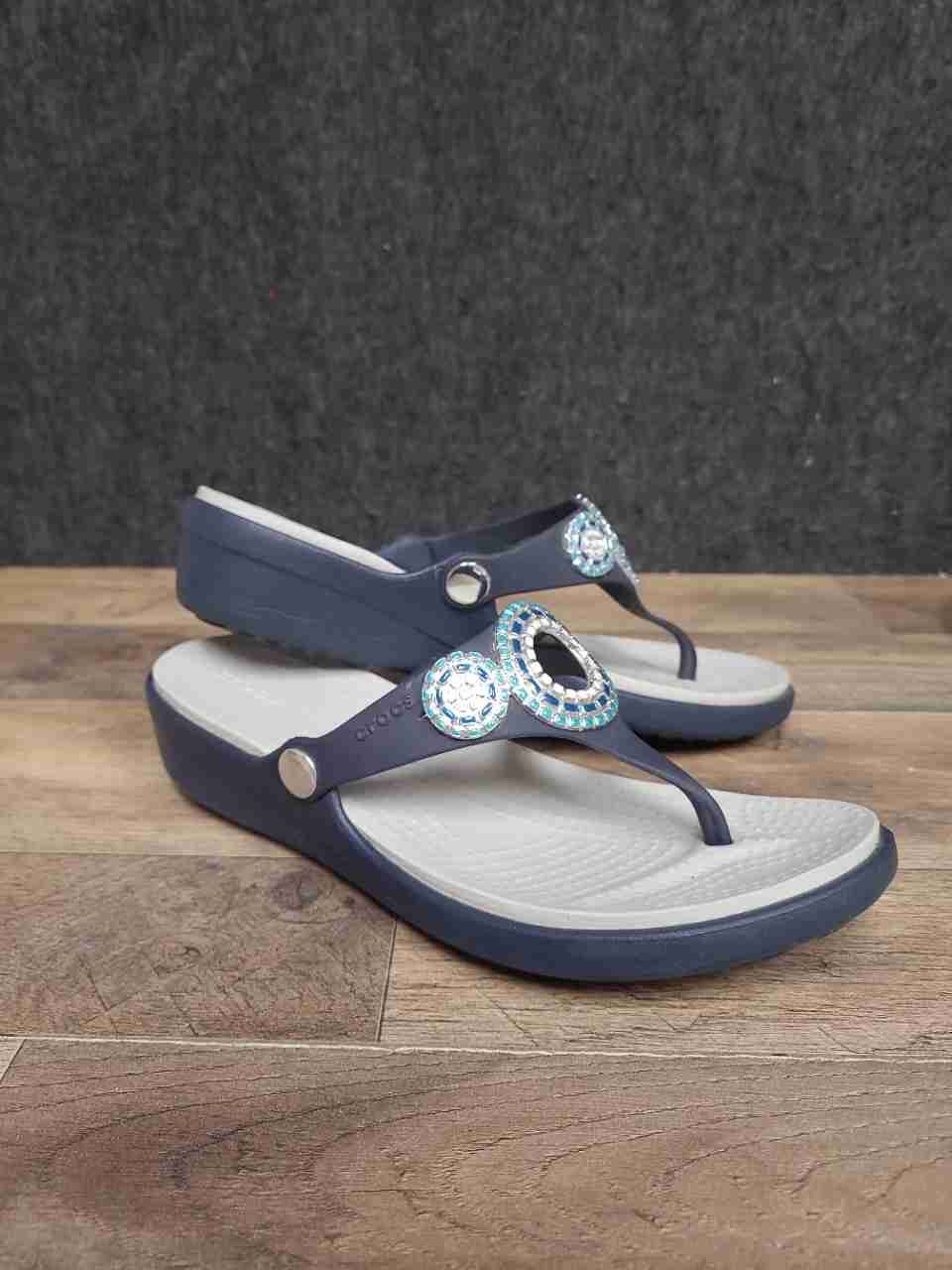 Crocs Sanrah Circle Wedge Navy Blue Grey Flip Flop Sandals Women's Size 8