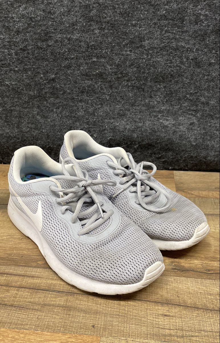 Nike Tanjun Wolf Grey White Women's Running Shoes Size 10