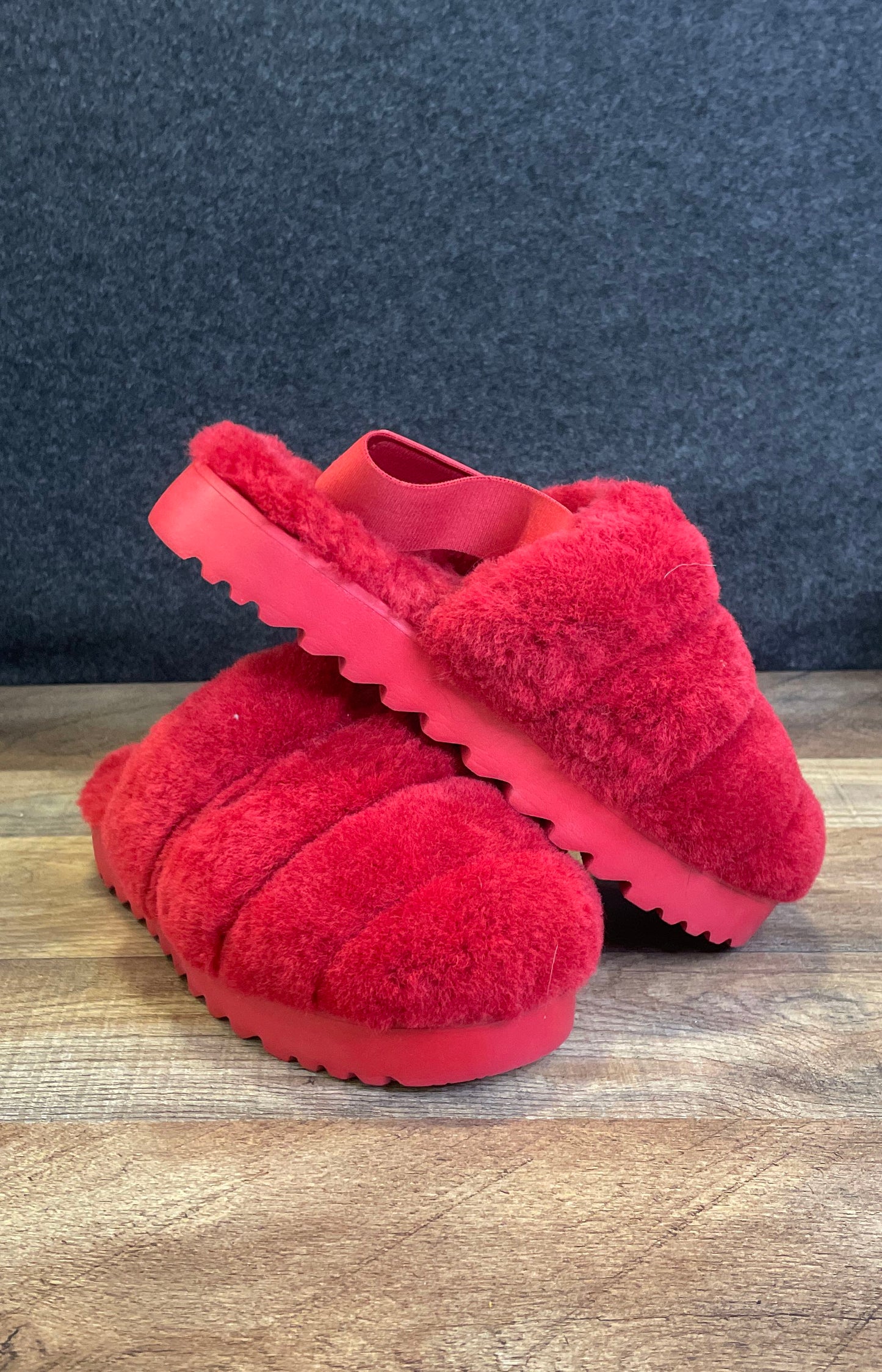 UGG Women's Fluff Yeah Slide Red Sheepskin Slipper Sandal Size 5