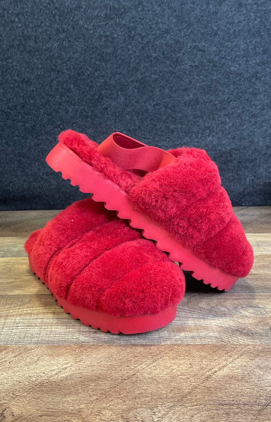 UGG Women's Fluff Yeah Slide Red Sheepskin Slipper Sandal Size 5