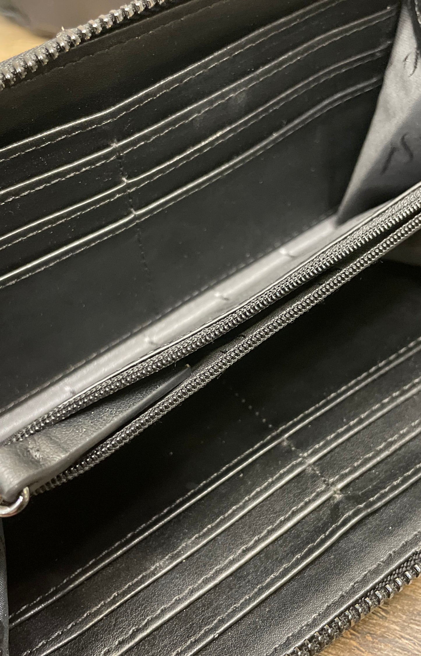 Simply Vera Vera Wang Black Faux Leather Shoulder Bag and Wallet Set SV Logo