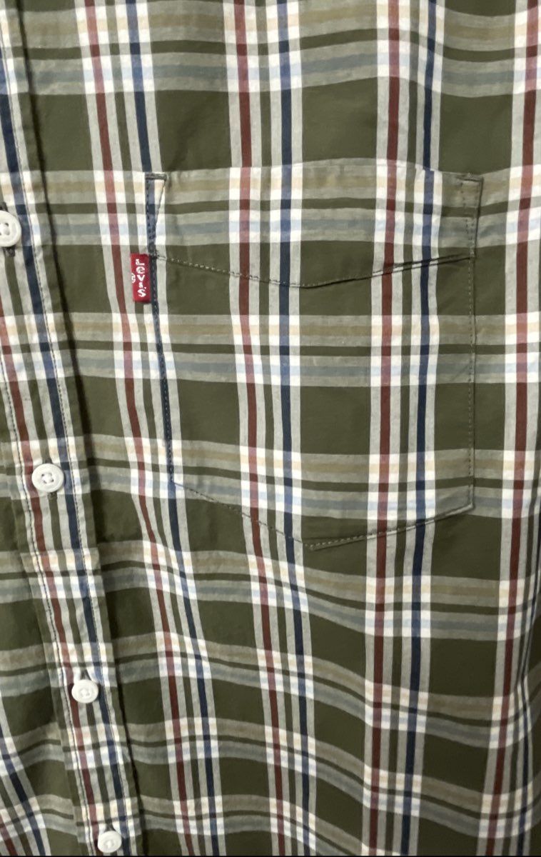 Levi's Men's Standard Fit Shirt Green Plaid Short Sleeve One Pocket Sz M