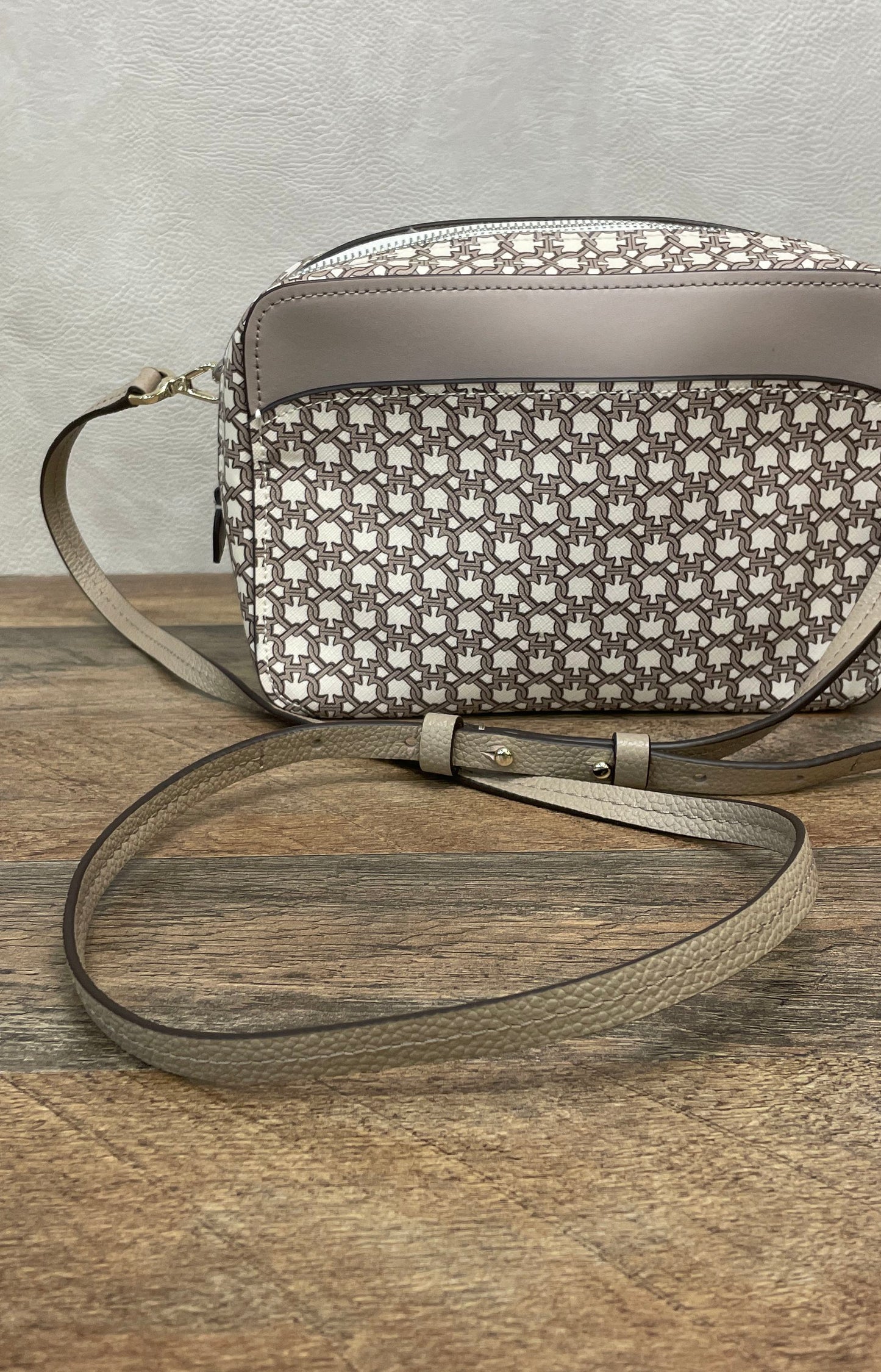 Kate Spade New York Beige Spade Link Crossbody Camera Bag Silver Hardware