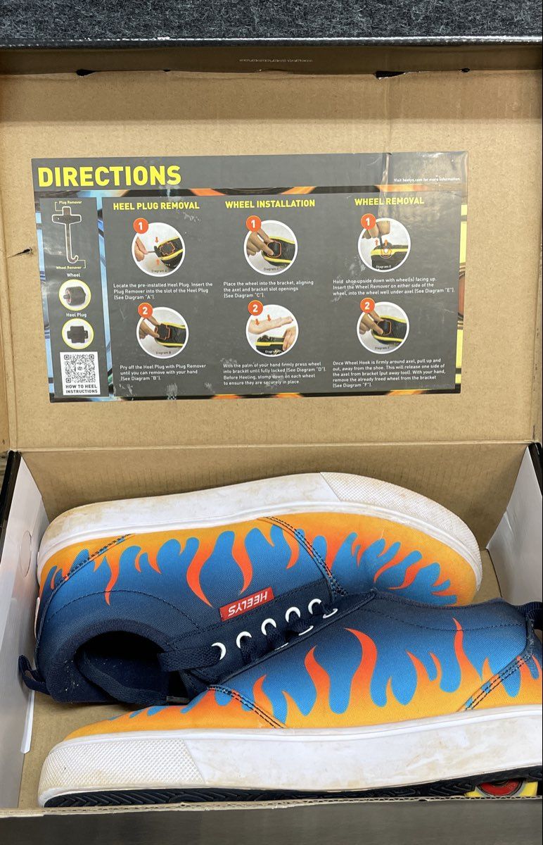 Heelys Pro 20 Prints Navy Blue Red Flame Skate Shoes Youth Size 6