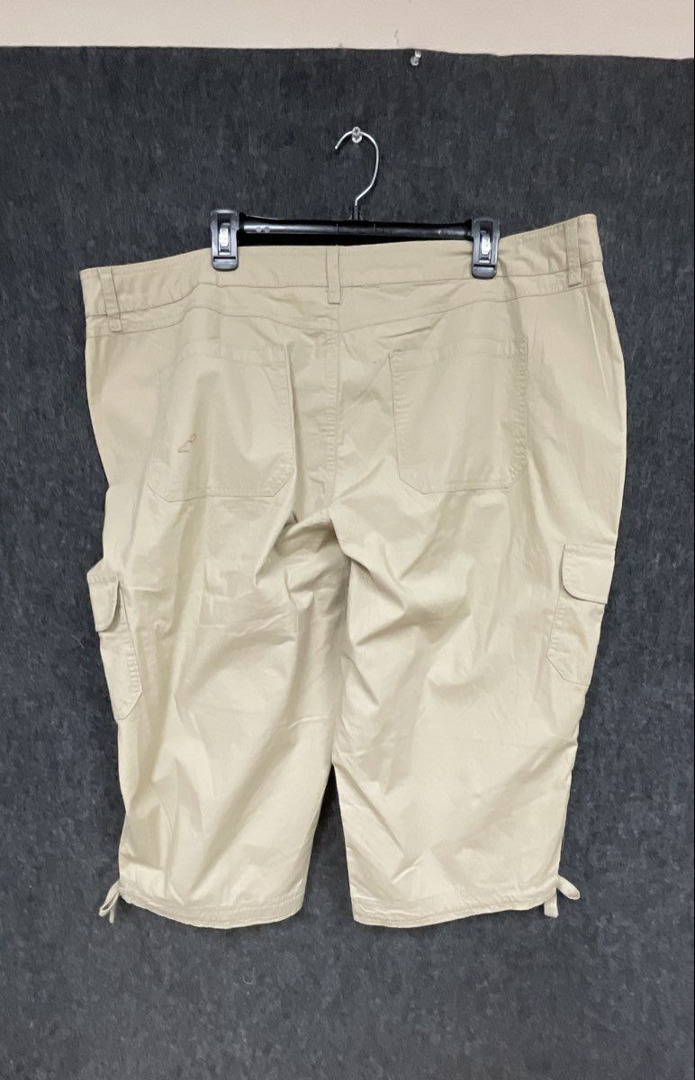 St. John's Bay Women's Khaki Capri Cargo Pants Mid Rise Easy Fit Sz 20W NWT