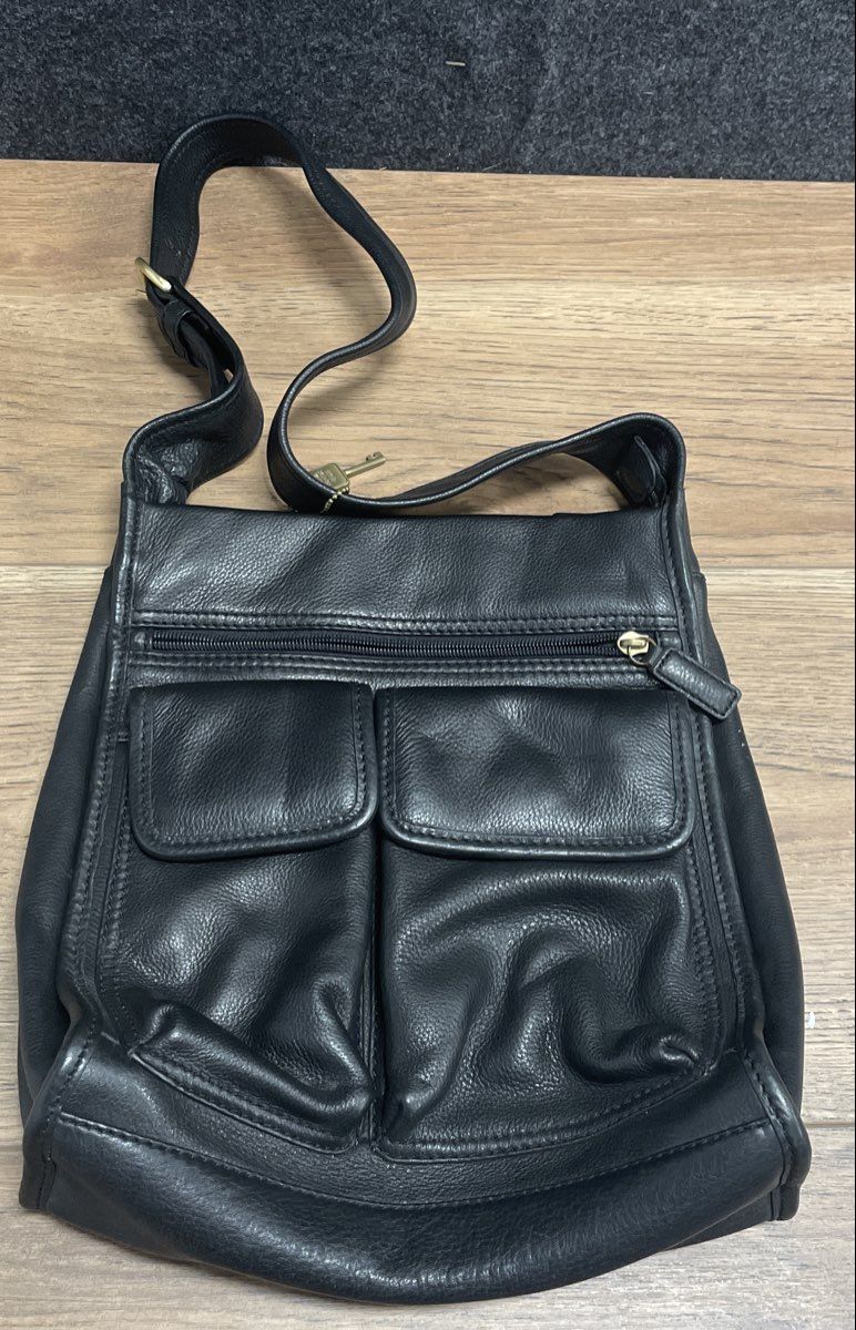 Fossil Black Leather Classic 75082 Crossbody Bag Brass Hardware Vintage