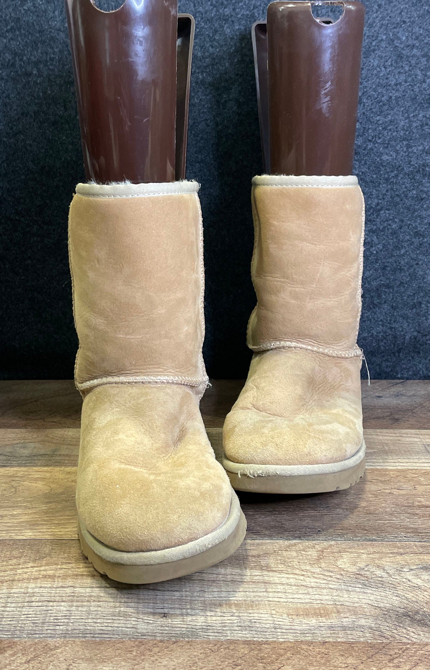 UGG Classic Short 5825 Chestnut Suede Shearling Boots Women's Size 8
