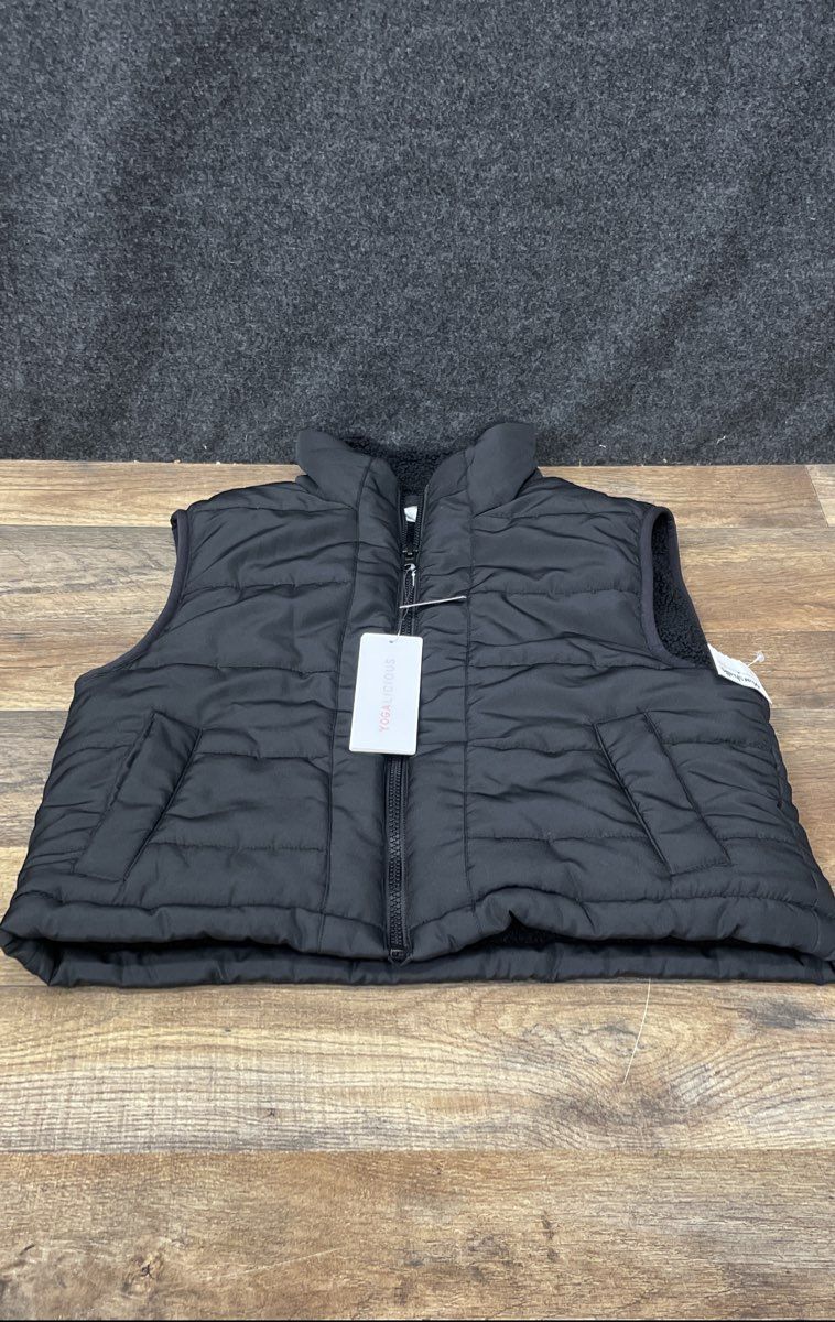 Yogalicious Women's Black Woven Keepin' Cozy Puffer Vest Sherpa Lined NWT Sz L