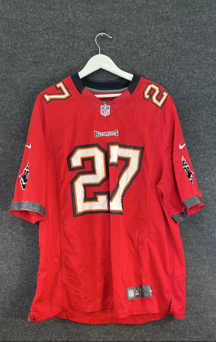 Nike Men's Tampa Bay Buccaneers LeGarrette Blount #27 Red NFL Jersey Size XL