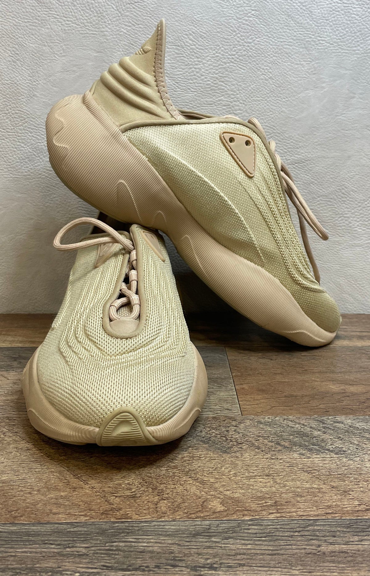 Adidas Ozelia Savanna Beige Lifestyle Sneakers Men's Size 8