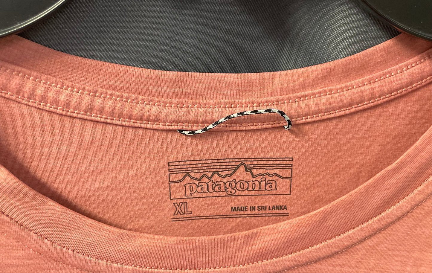 Patagonia Women's Pink Capilene Cool Daily Wavy Mountain Graphic T-Shirt Sz XL