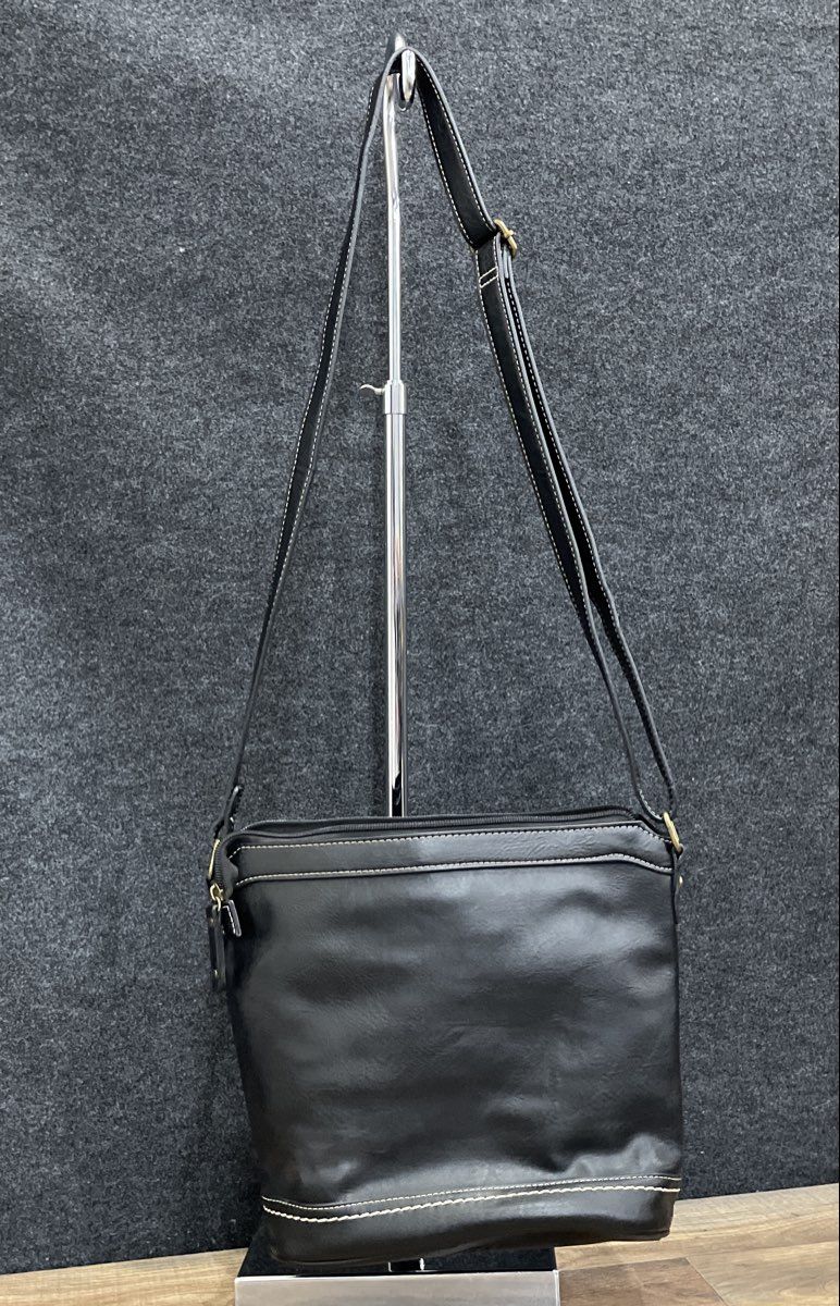 B.O.C Black Leather Crossbody Bag White Contrast Stitching Brass Hardware
