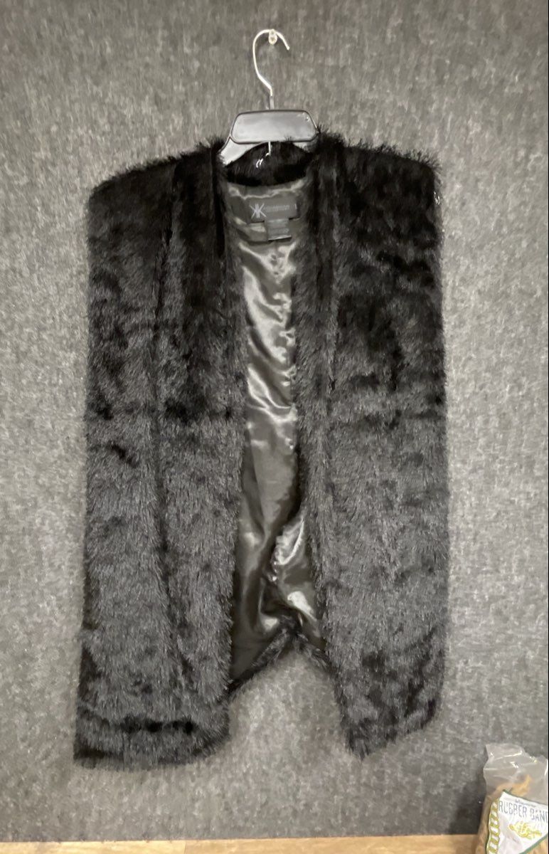 Kardashian Kollection Women's Black Shaggy Faux Fur Vest and Skirt Set Size L