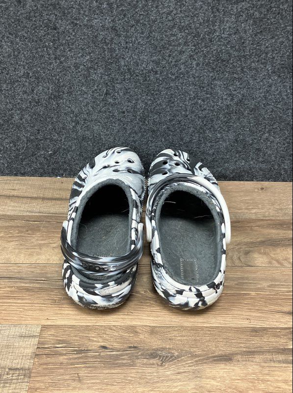 Crocs Classic Lined Clog Black White Marbled Fuzzy Comfort Shoes Size M8 W10