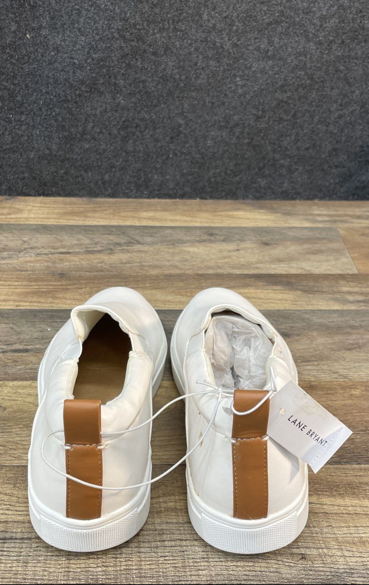 Lane Bryant Dream Cloud Cream Faux Leather Slip-On Sneakers Size 9W NWT