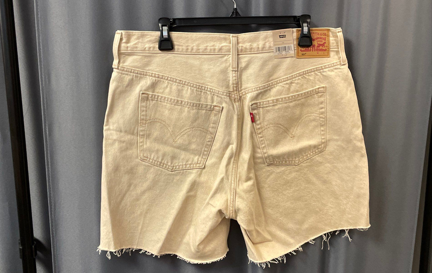 Levi's Women's NWT 501 Mid-Thigh Shorts Tan High Rise Raw Hem Sz 33