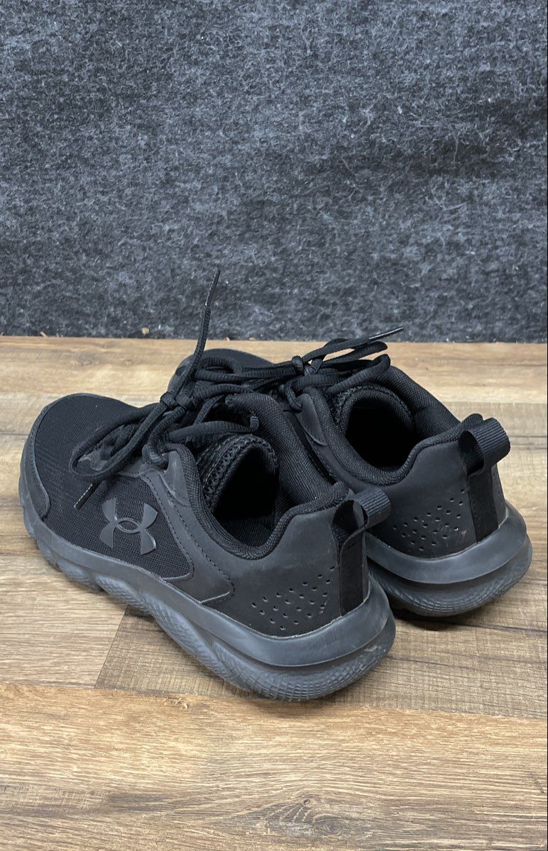 Under Armour Charged Pursuit 2 Triple Black Running Shoes Women's Size 8