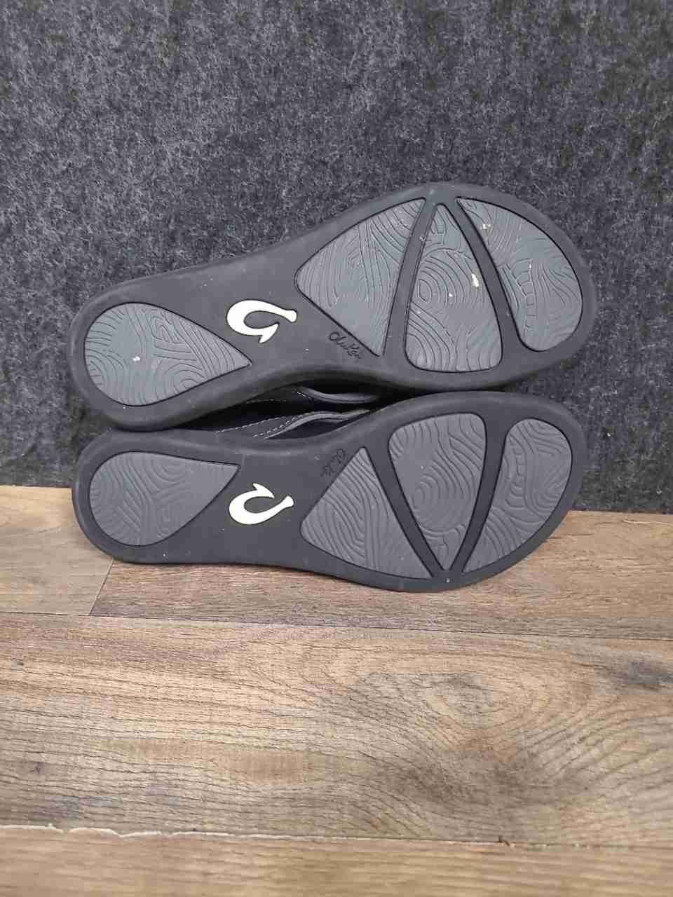 OluKai Puawe Black Flip-Flop Thong Sandals Women's Size 9.5