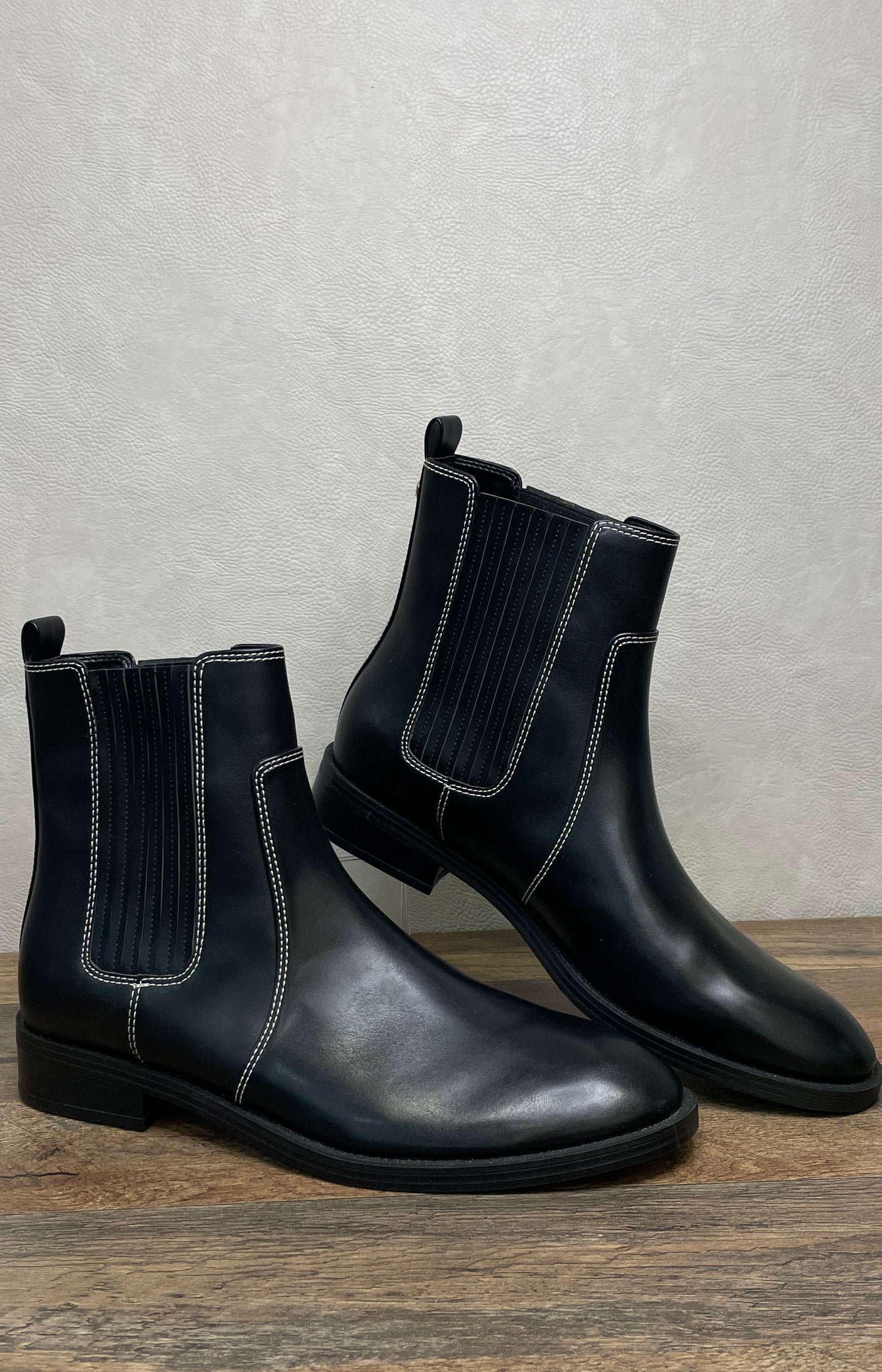 Michael Kors Black Contrast Stitch Chelsea Ankle Boots Women's Size 11M