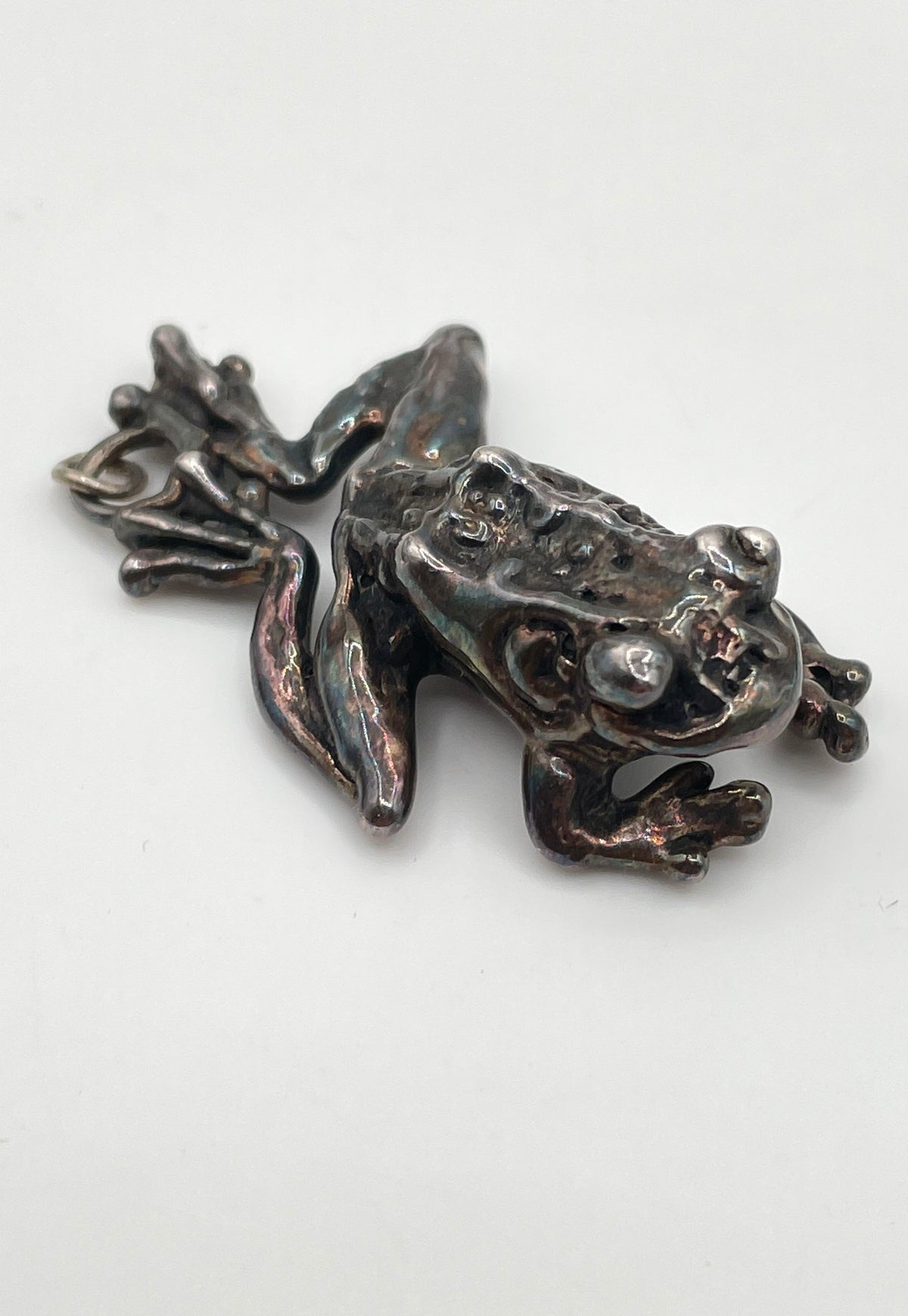 925 Sterling Silver Crouching Frog Pendant 5.9g