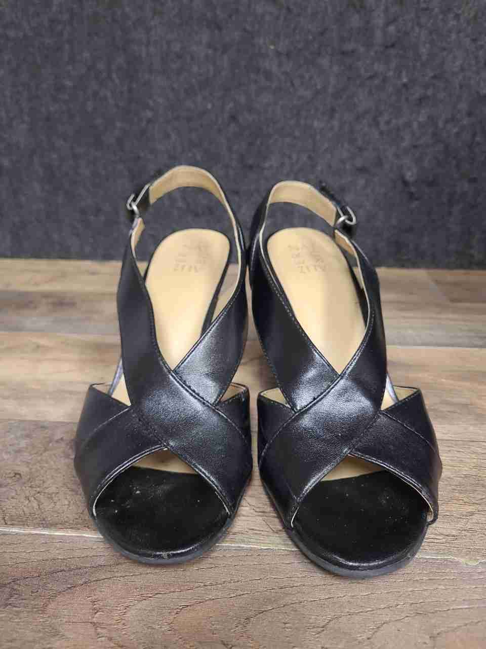 Naturalizer Barrie Black Smooth Slingback Heel Sandal Women's Size 8.5 M