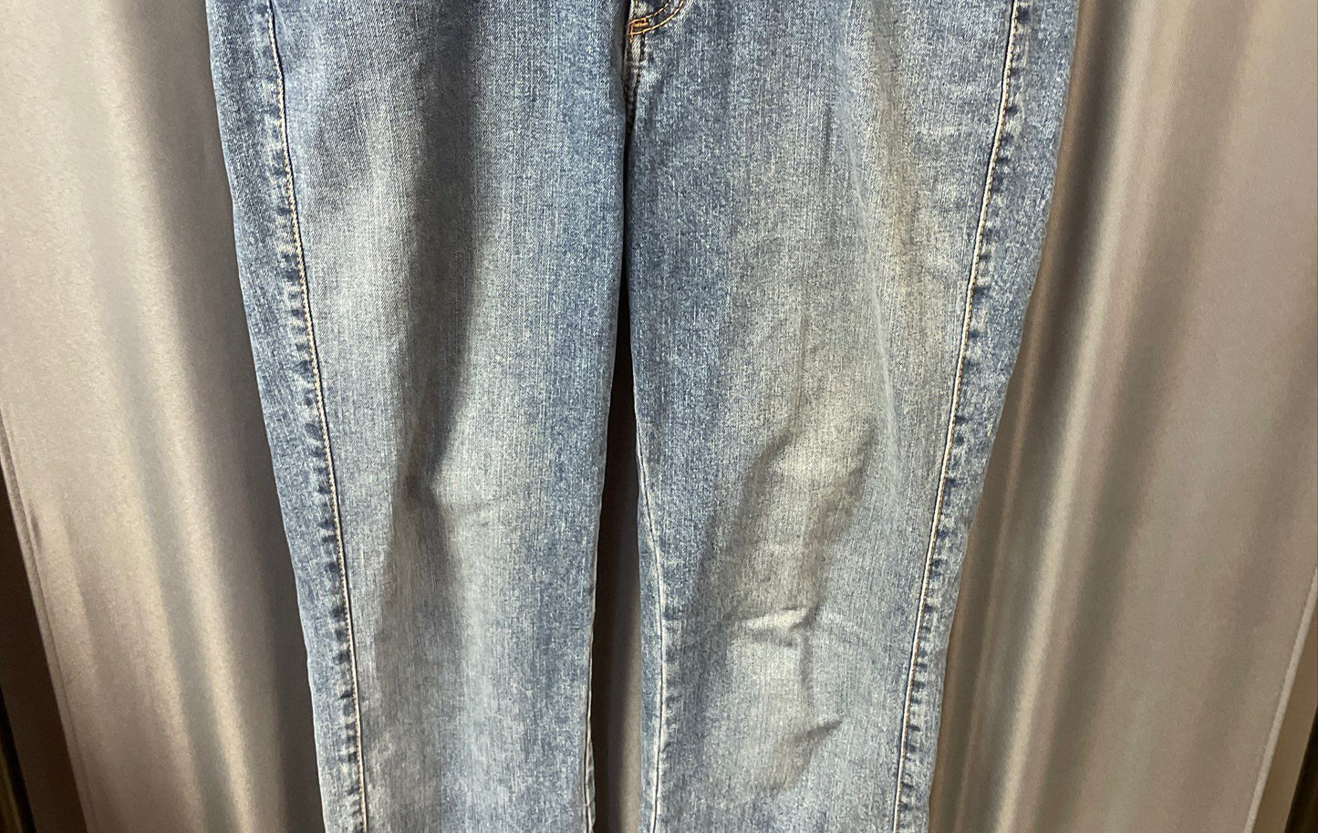 Wrangler Aura Women's Blue Medium Wash Straight Leg Jeans WUT74TM Sz 6 Short