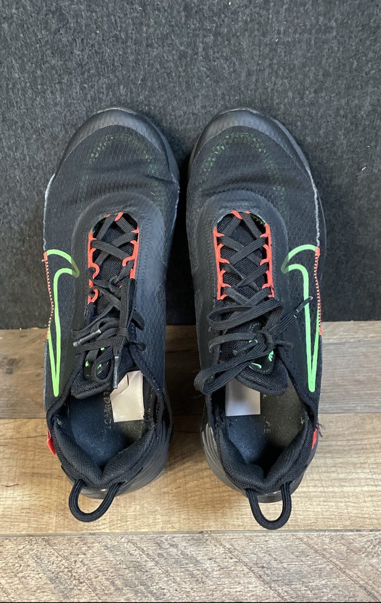 Nike Air Max 2090 Worldwide Black Flash Crimson Running Shoes Size 6.5Y