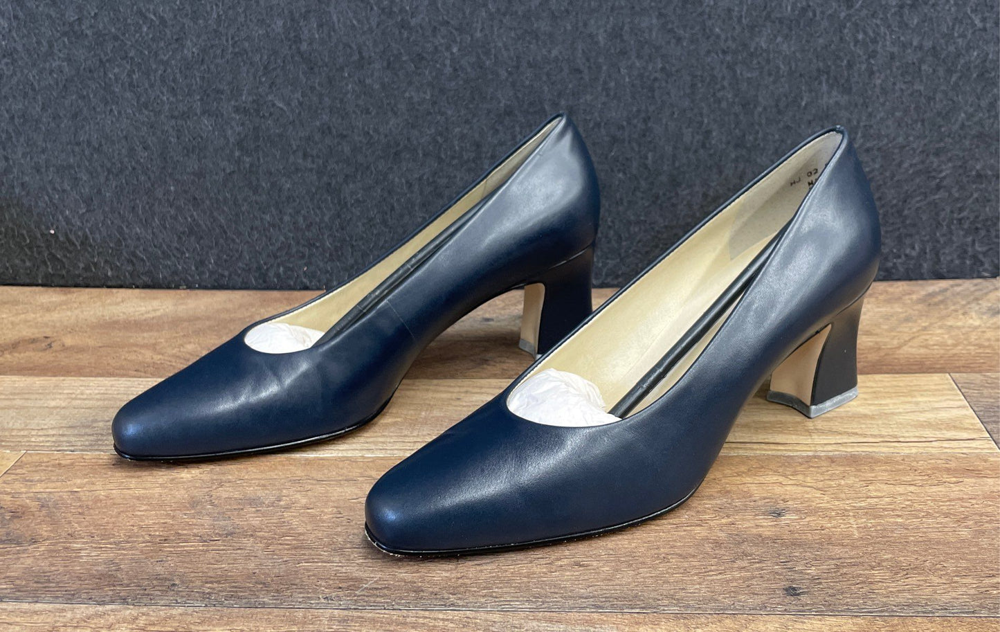 G.H. Bass & Co Elsie Navy Leather Block Heel Pumps Women's Size 8 NWB