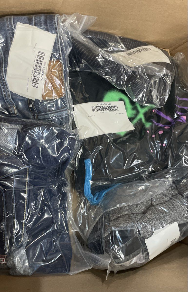 Assorted Brand Men's Women's Clothing Reseller Bulk Lot 20 Lbs Hugo Boss