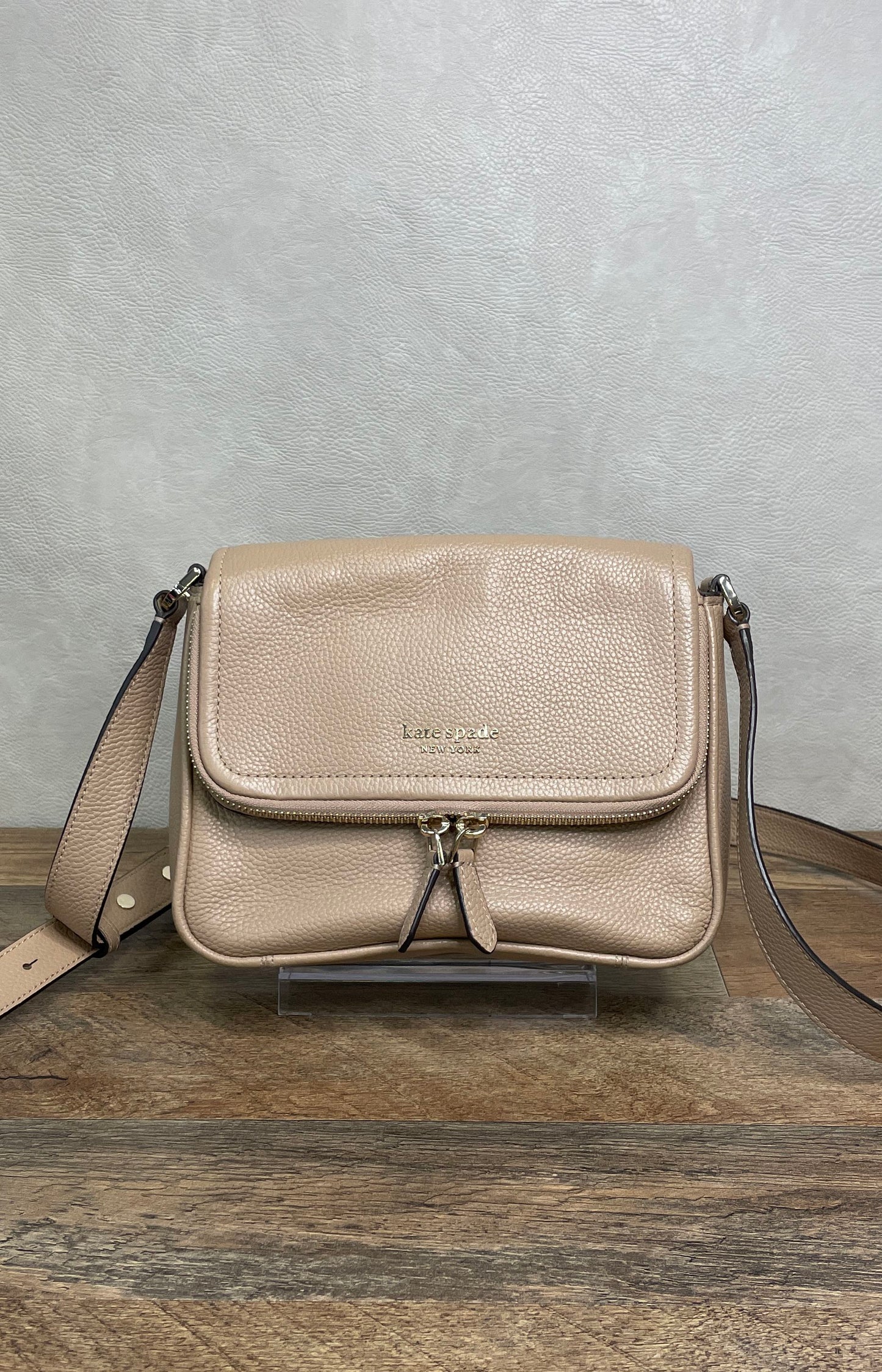 Kate Spade Beige Pebbled Leather Crossbody Bag Gold Hardware Nude Taupe Small