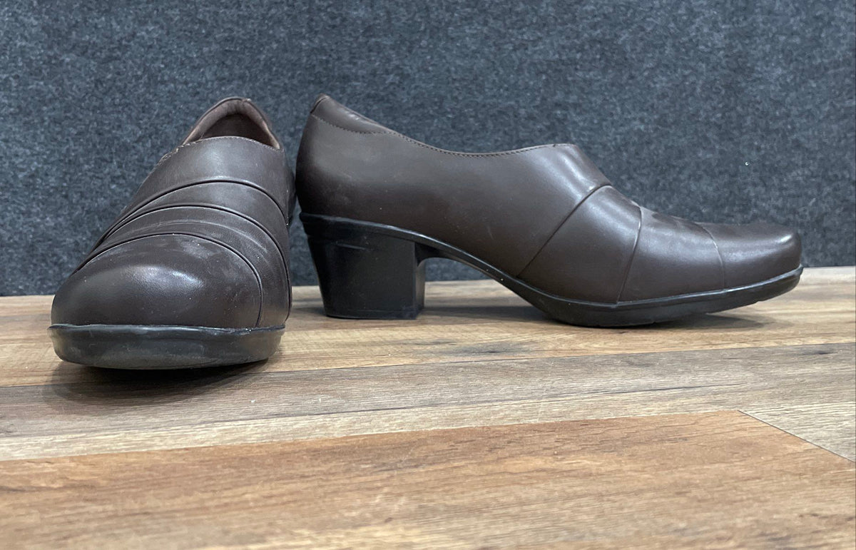 Clarks Collection Brown Leather Pleated Block Heel Loafer Pumps Size 11M