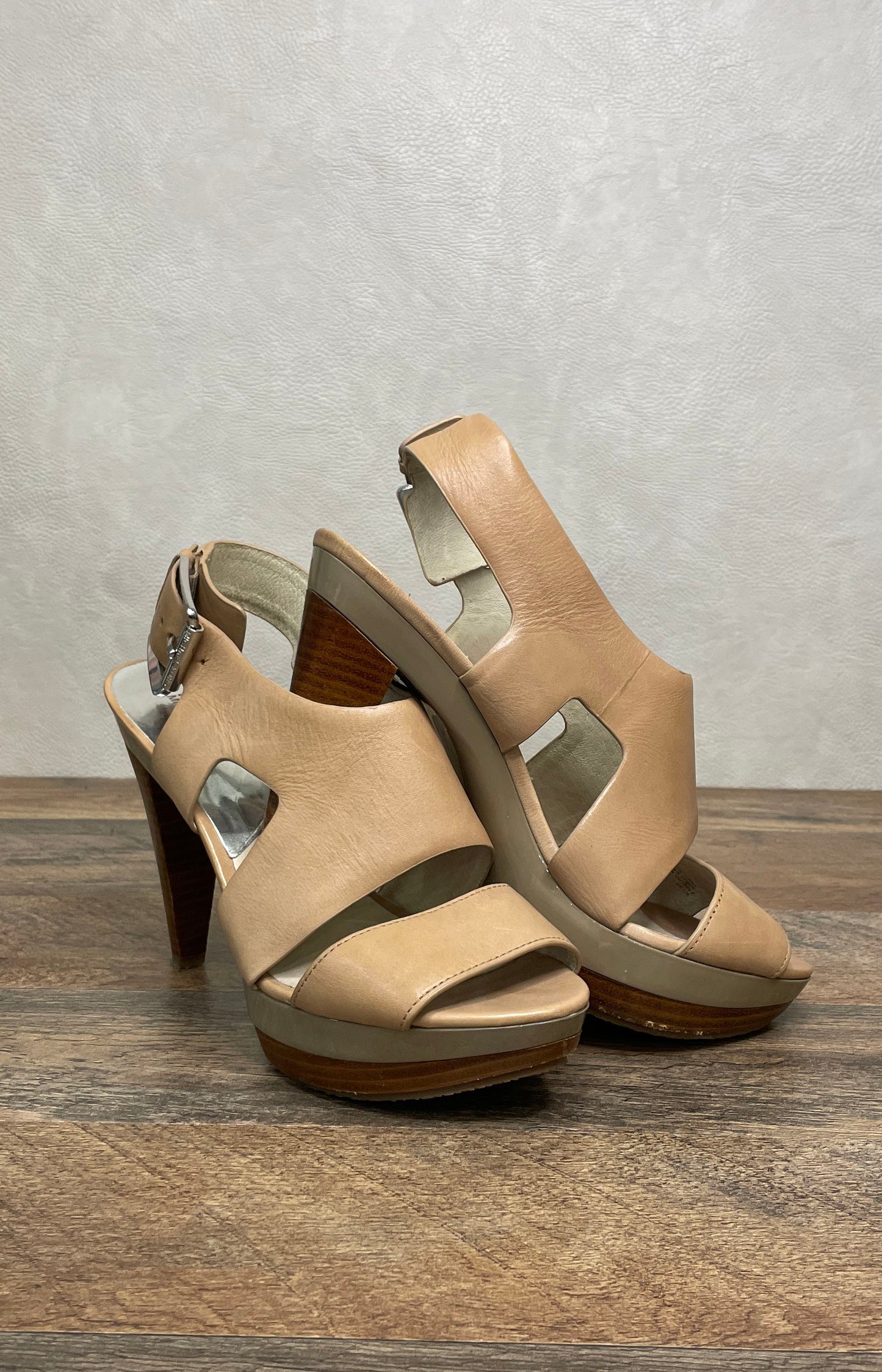 Michael Kors Beige Leather Platform Strappy Sandals Heels Women's Size 8M