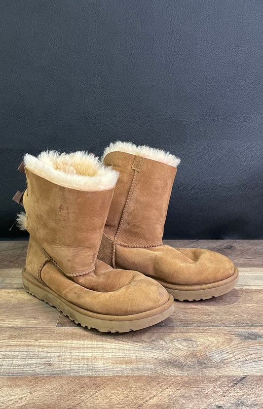 UGG Bailey Bow II Chestnut Sheepskin Suede Boots Women's Size 6