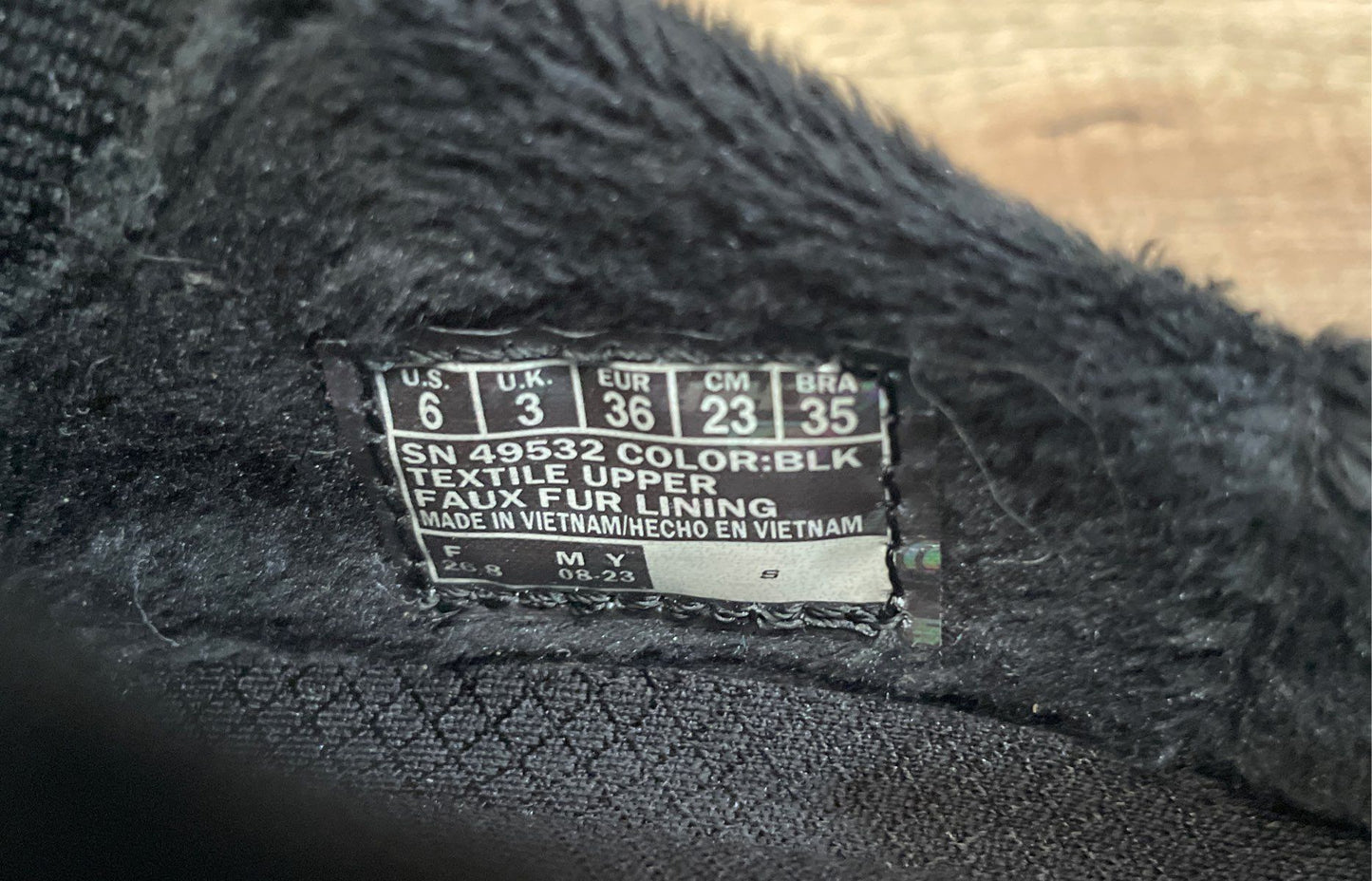 Skechers Relaxed Fit Easy Going Black Faux Fur Lined Mules Women's Size 6