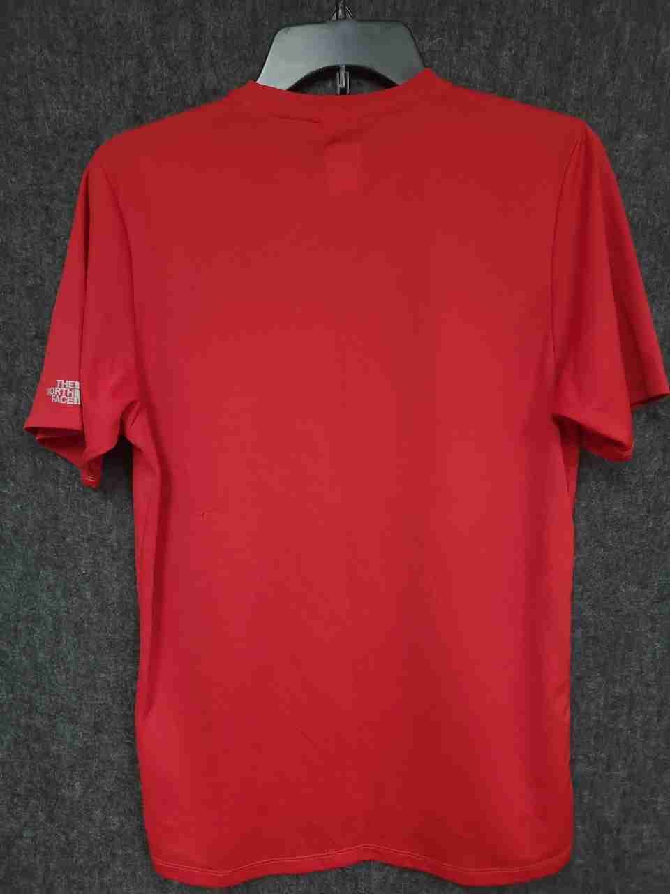 The North Face Men's Red Short Sleeve Performance Active T-Shirt Sz S