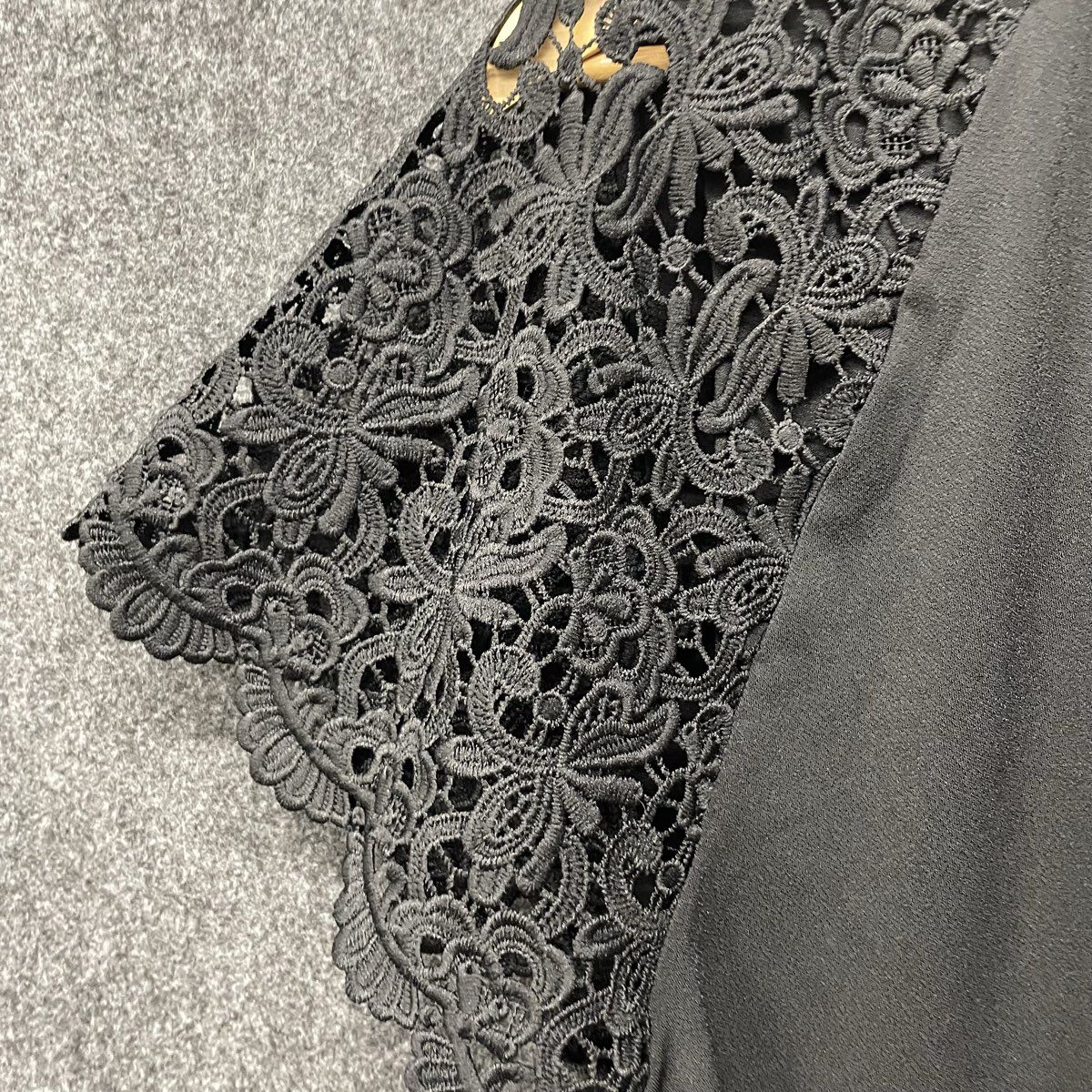 Cable and Gauge Women's Black Short Sleeve Blouse Crochet Lace Trim Top Size XL