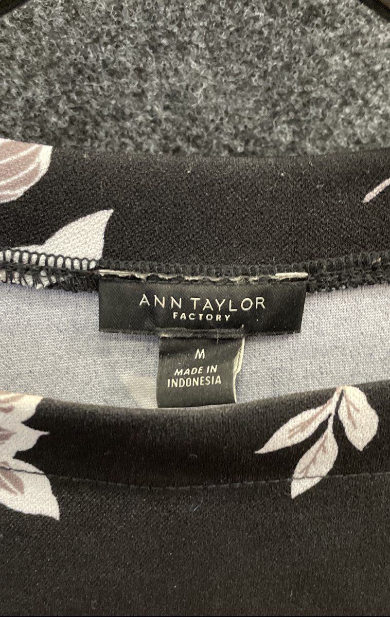 Ann Taylor Factory Women's Black White Floral Boat Neck 3/4 Sleeve Top Sz M