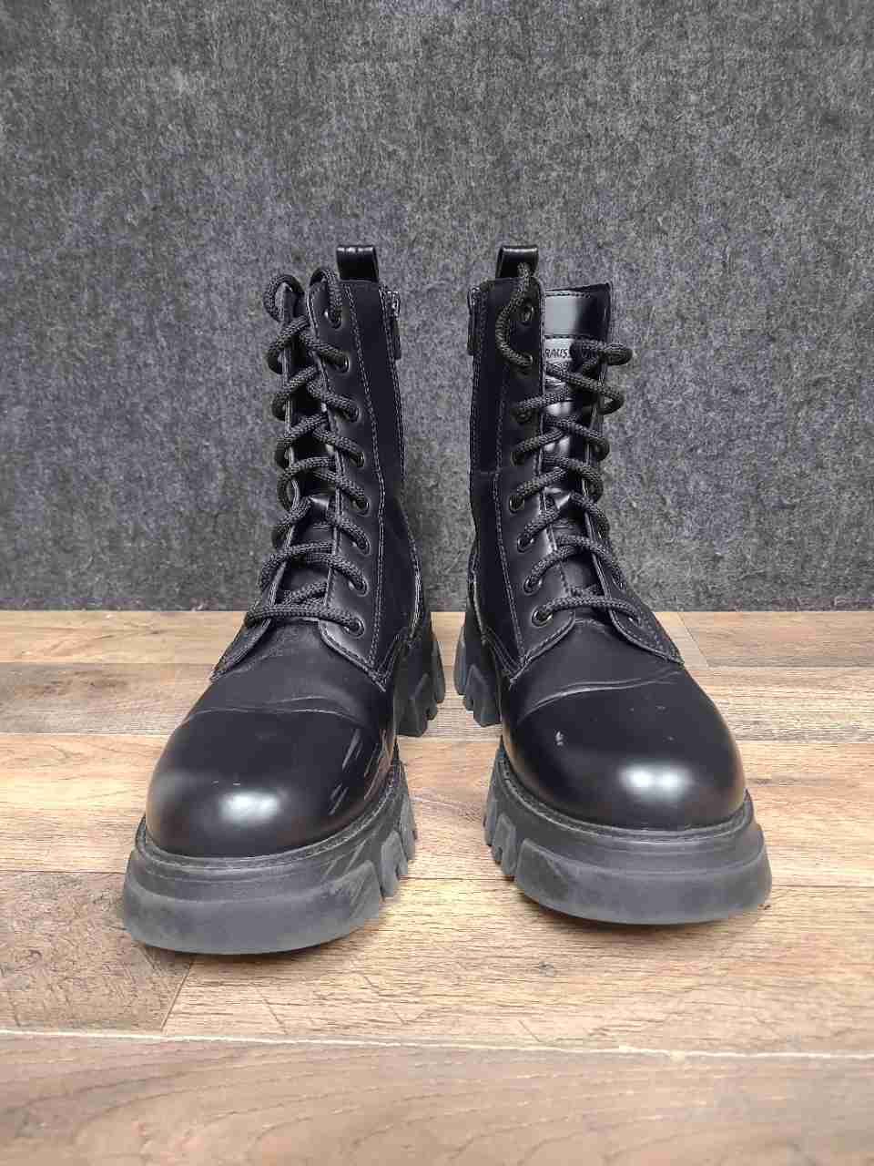 Levi's Women's Black Platform Combat Boots Side Zip Chunky Sole Size 10