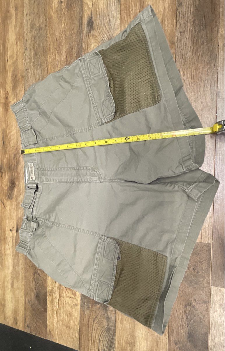 Vintage 90s Columbia PFG Men's Tan Mesh Cargo Performance Fishing Shorts Sz L
