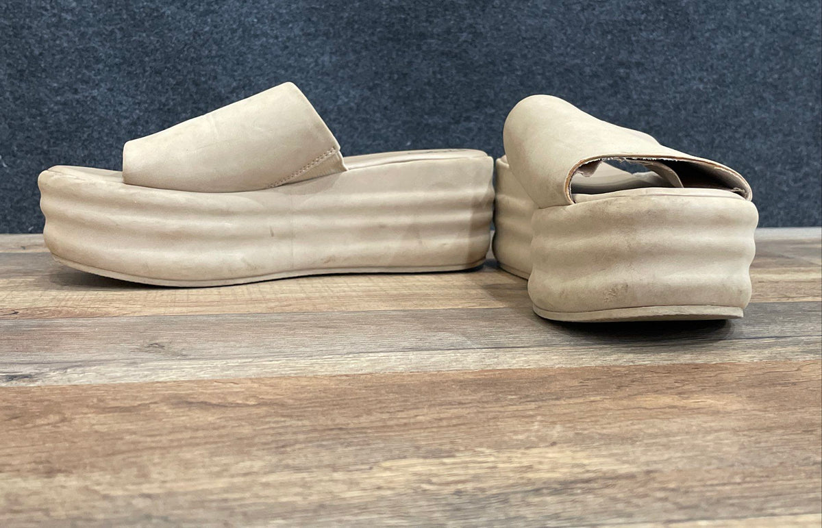 Nobo No Boundaries Cream Platform Slides Wavy Sole Women's Size 6