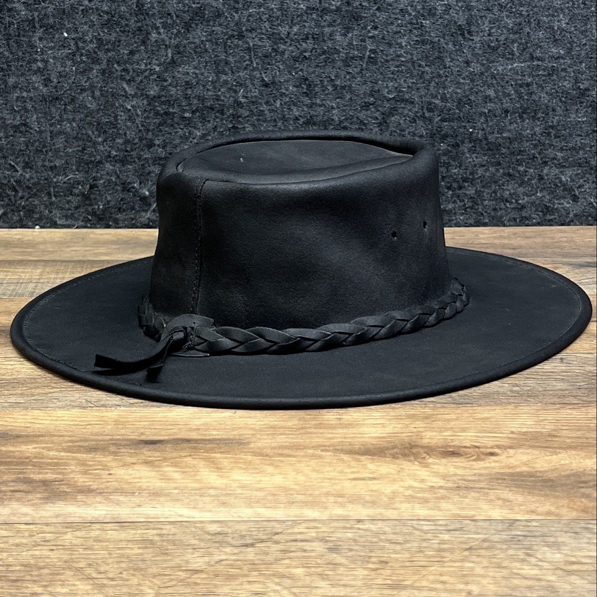Minnetonka Unisex The Fold Up Hat Black Genuine Leather Braided Band Sz L