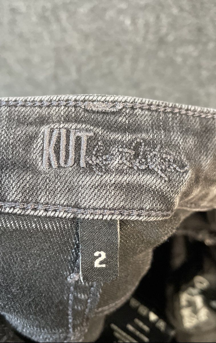 Kut From The Kloth Women's Catherine Boyfriend Jeans Black Distressed Sz 2