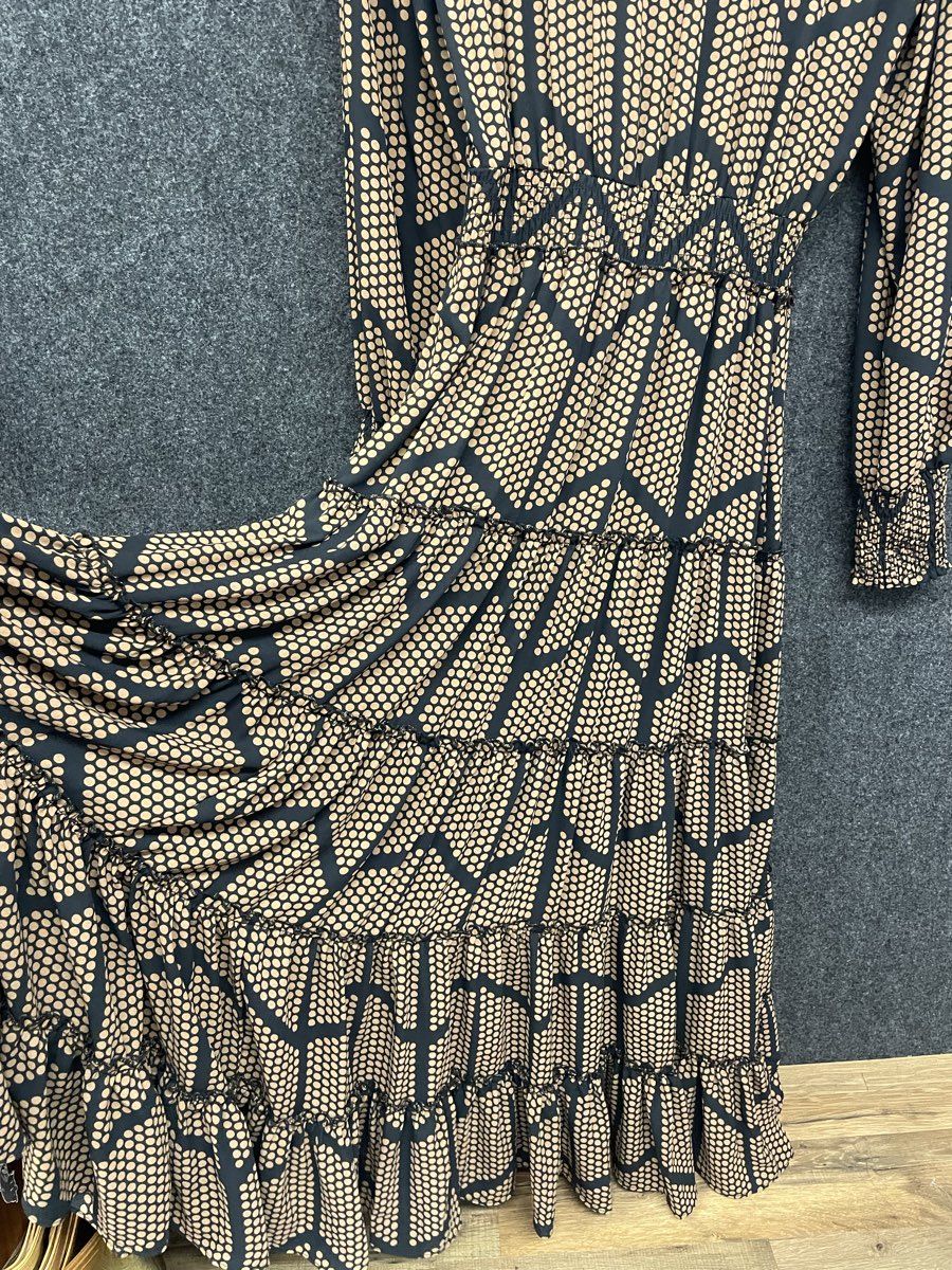 Tahari Women's Black Tan Geometric Honeycomb Tiered Smocked Maxi Dress NWT Sz XS