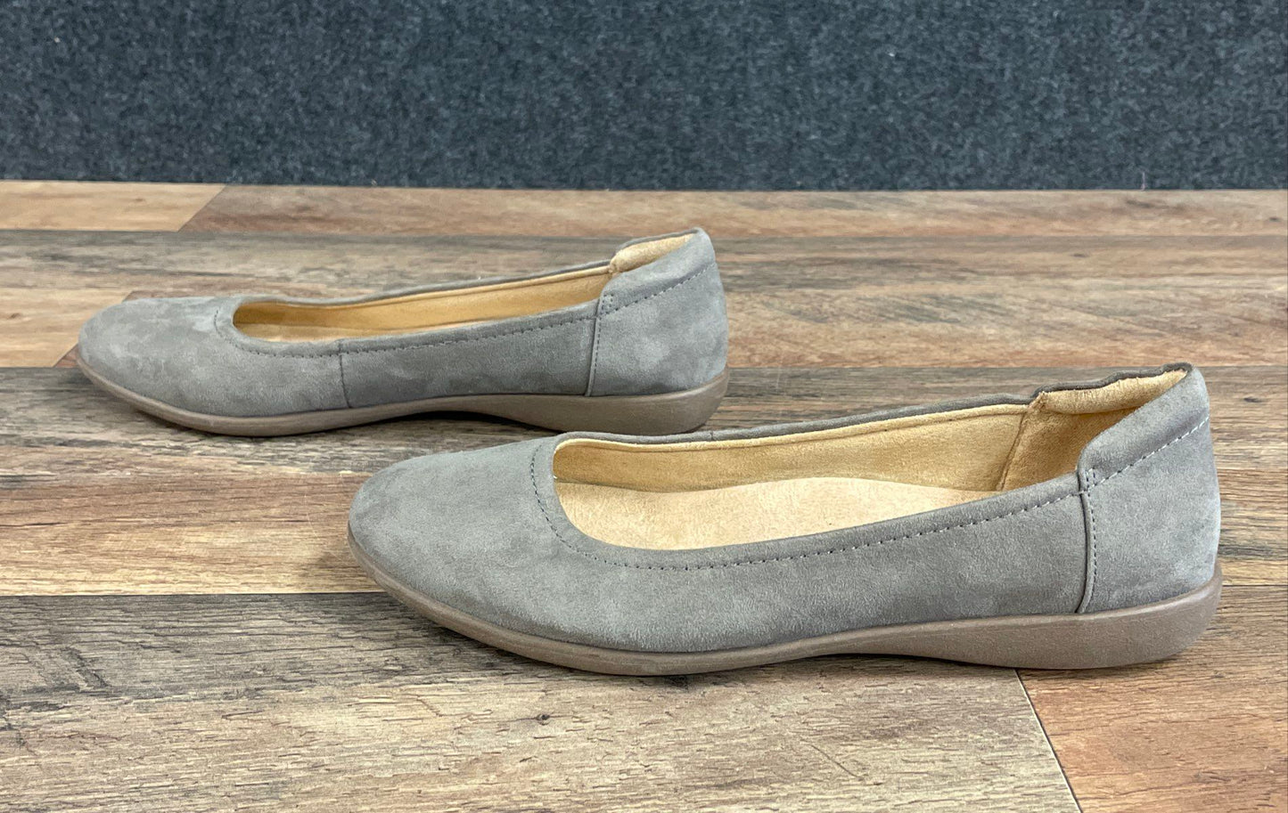 Naturalizer Flexy Grey Suede-Style Round Toe Ballet Flats Women's Size 8M