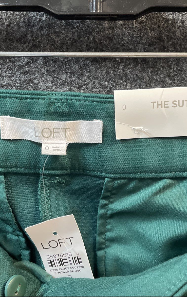 LOFT Women's The Sutton Flare Pants Green Seam Detail NWT Sz 0