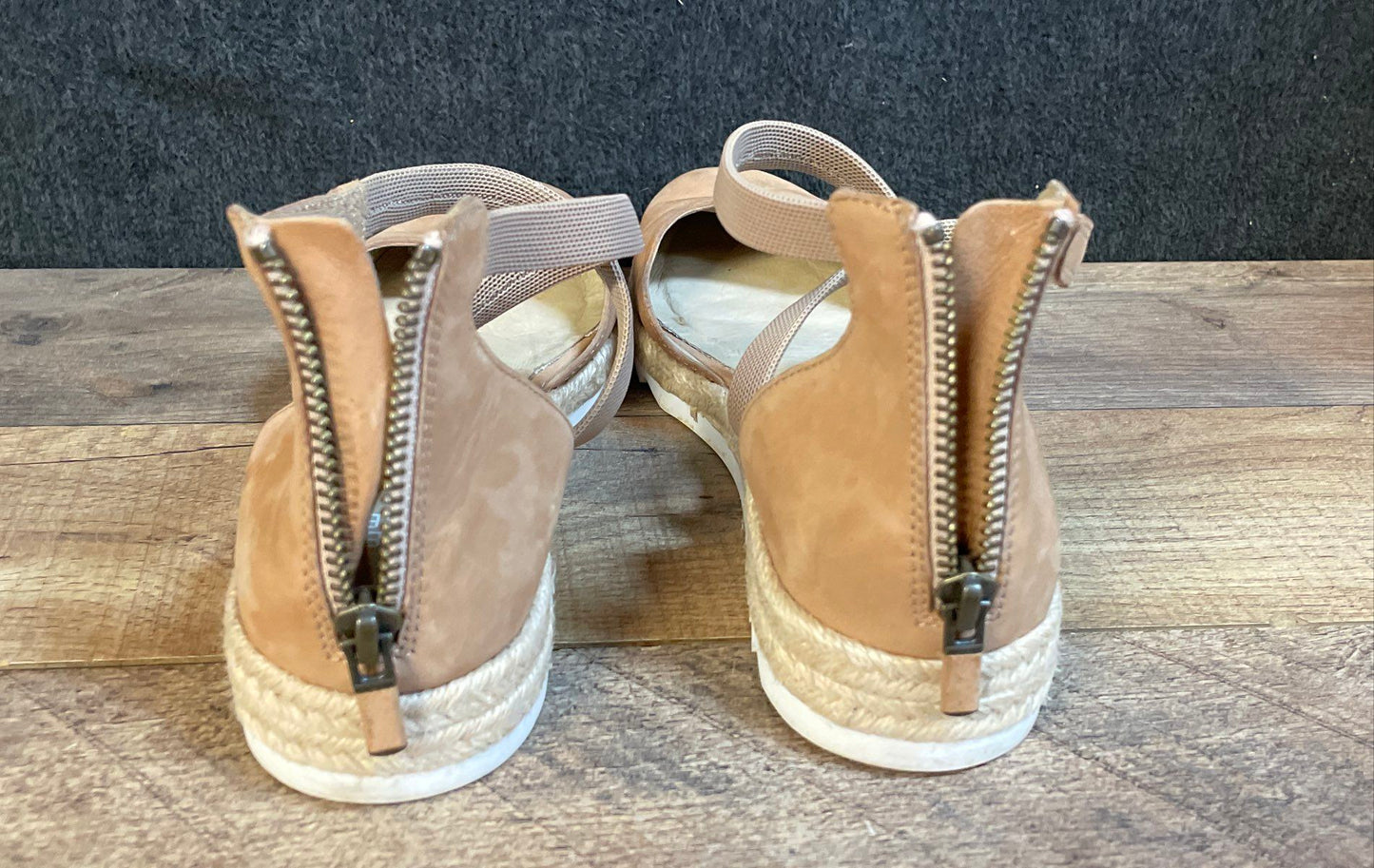 Eileen Fisher Bisa Tan Flat Espadrille Sandals Women's Size 7.5