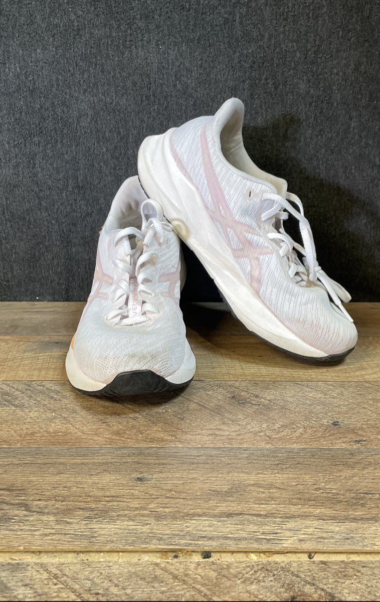 Asics Versablast 4 White Pink Women's Running Shoes Size 9