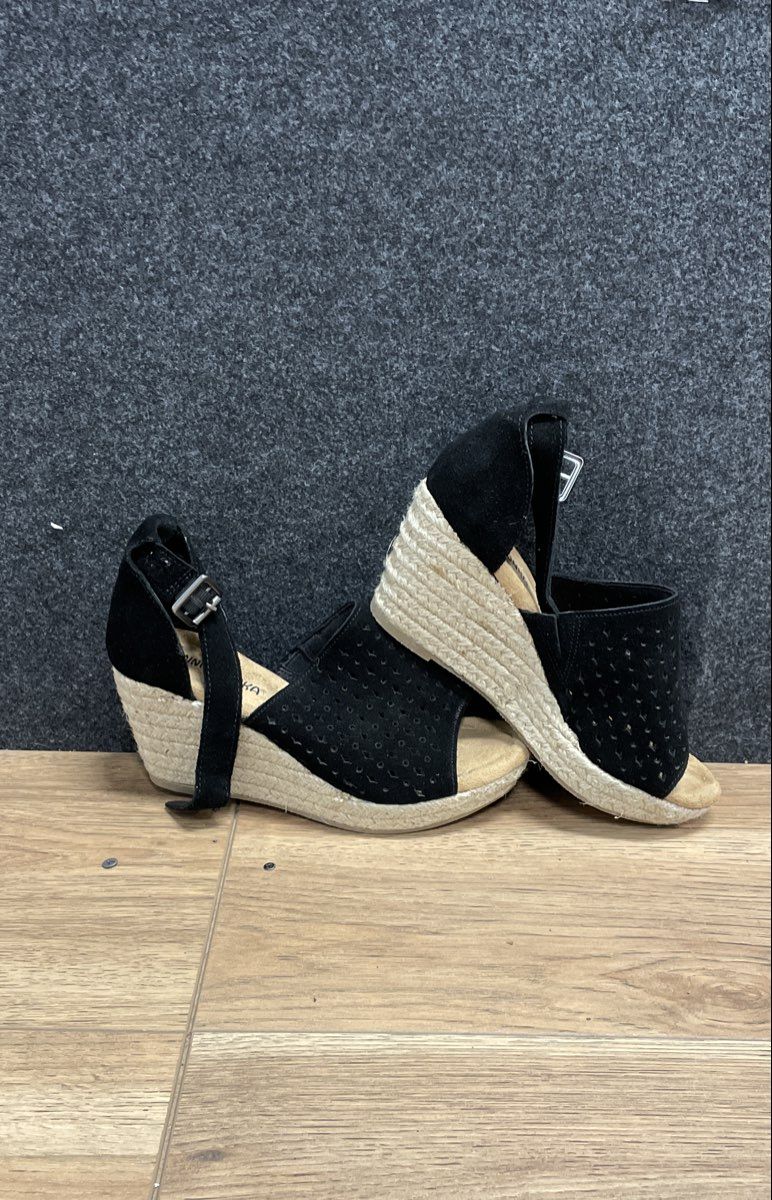 Minnetonka Brea Black Leather Perforated Espadrille Wedge Sandals Size 8