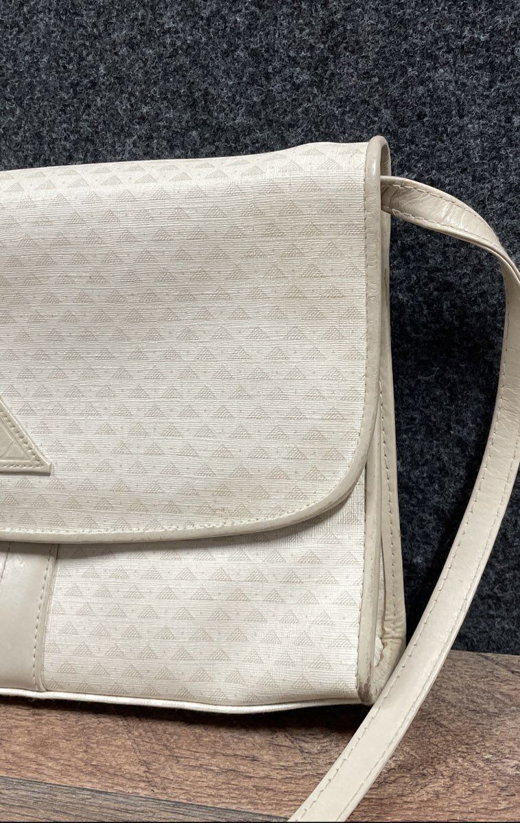 Vintage 1980s Liz Claiborne Cream Triangle Print Crossbody Shoulder Bag