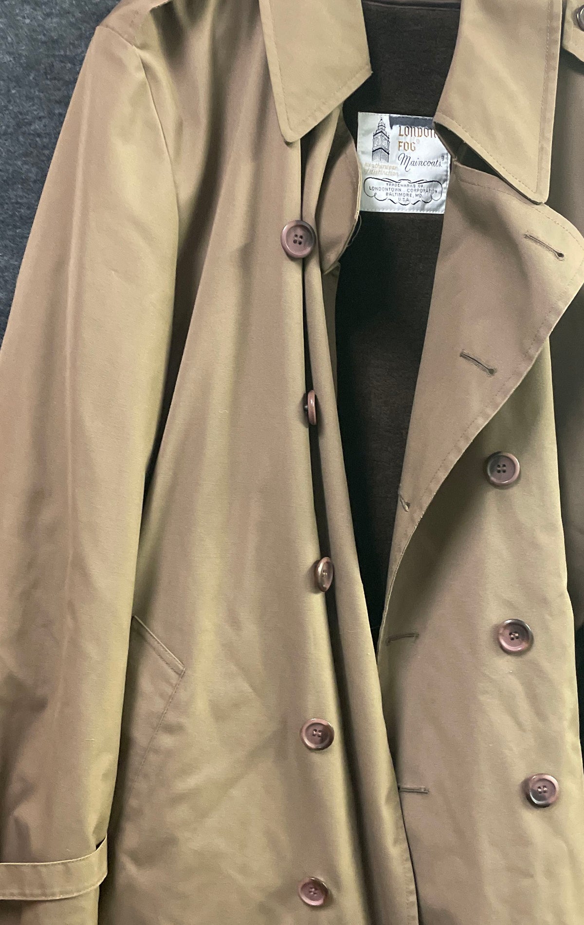 Vintage 70s London Fog Men's Tan Maincoats Double Breasted Trench Coat Belted